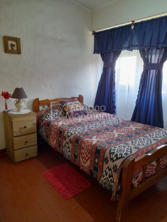 Se vende casa esquina en Barrio Rosedal Anexo