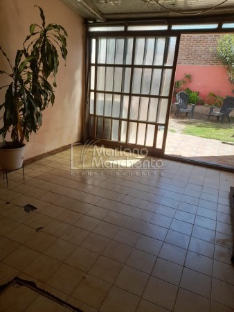 Se vende casa esquina en Barrio Rosedal Anexo