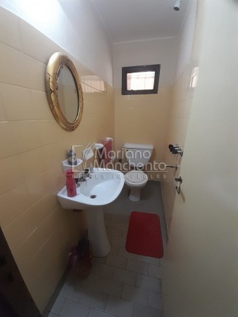 Se vende casa esquina en Barrio Rosedal Anexo