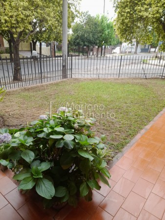 Se vende casa esquina en Barrio Rosedal Anexo
