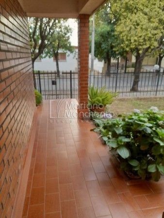 Se vende casa esquina en Barrio Rosedal Anexo