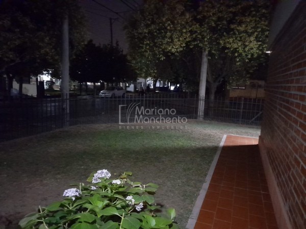 Se vende casa esquina en Barrio Rosedal Anexo