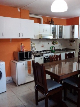 LOS GRANADOS, VIVIENDA ESQUINA CON DEPARTAMENTO IDEPENDIENTE IDEAL PARA RENTA.- 