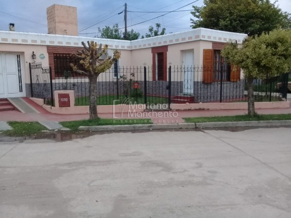 LOS GRANADOS, VIVIENDA ESQUINA CON DEPARTAMENTO IDEPENDIENTE IDEAL PARA RENTA.- 