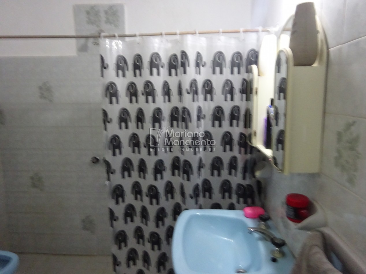 SE VENDE CASA CON DEPARTAMENTO EN BARRIO AMEGHINO SUR