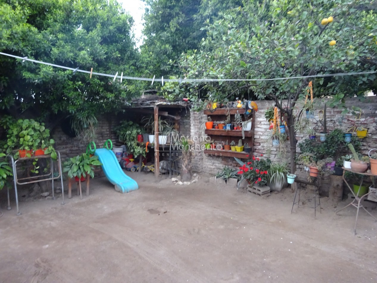 SE VENDE CASA CON DEPARTAMENTO EN BARRIO AMEGHINO SUR