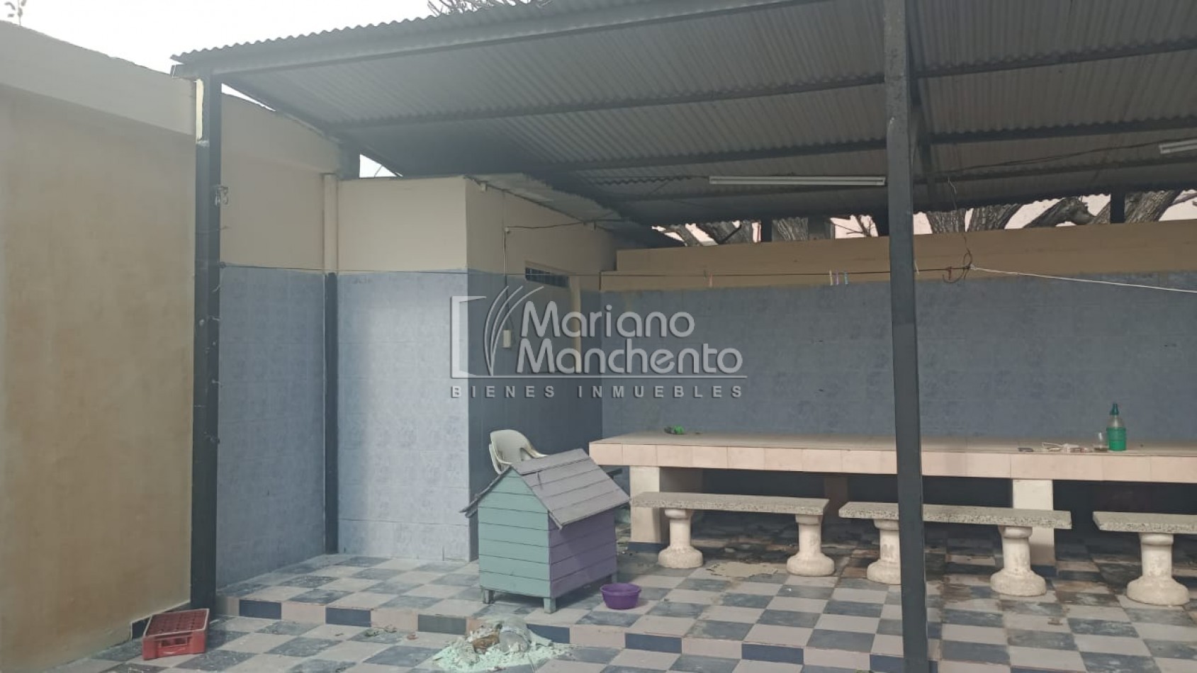 BARRIO SAN ROQUE, SE VENDE CASA CON DEPARTAMENTO, SOBRE CALLE PRINCIPAL DEL BARRIO
