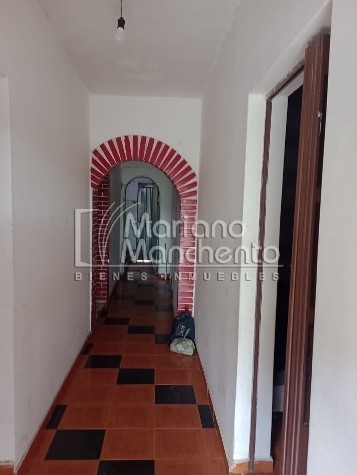 BARRIO SAN ROQUE, SE VENDE CASA CON DEPARTAMENTO, SOBRE CALLE PRINCIPAL DEL BARRIO
