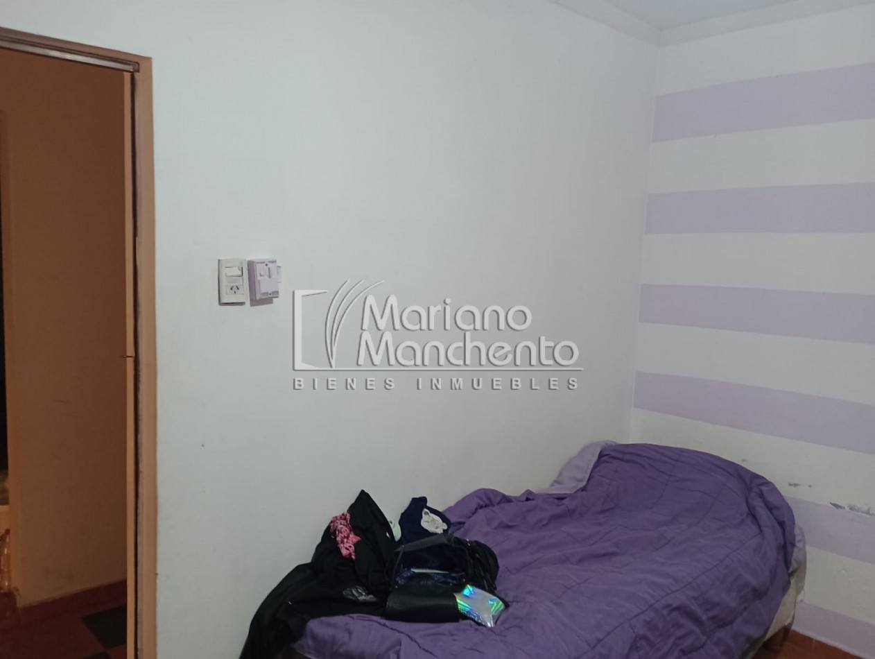 BARRIO SAN ROQUE, SE VENDE CASA CON DEPARTAMENTO, SOBRE CALLE PRINCIPAL DEL BARRIO