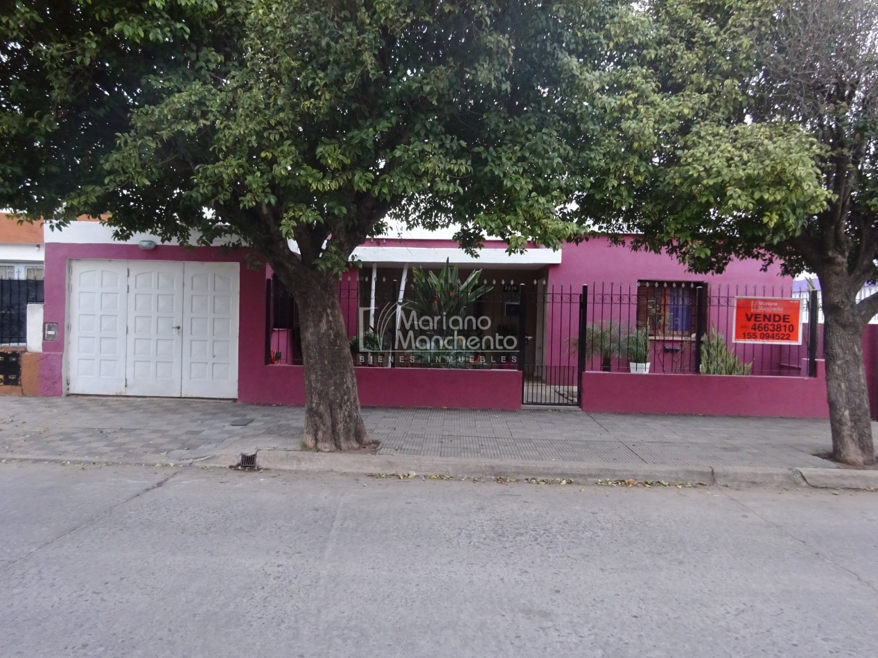 SE VENDE CASA CON DEPARTAMENTO EN BARRIO AMEGHINO SUR