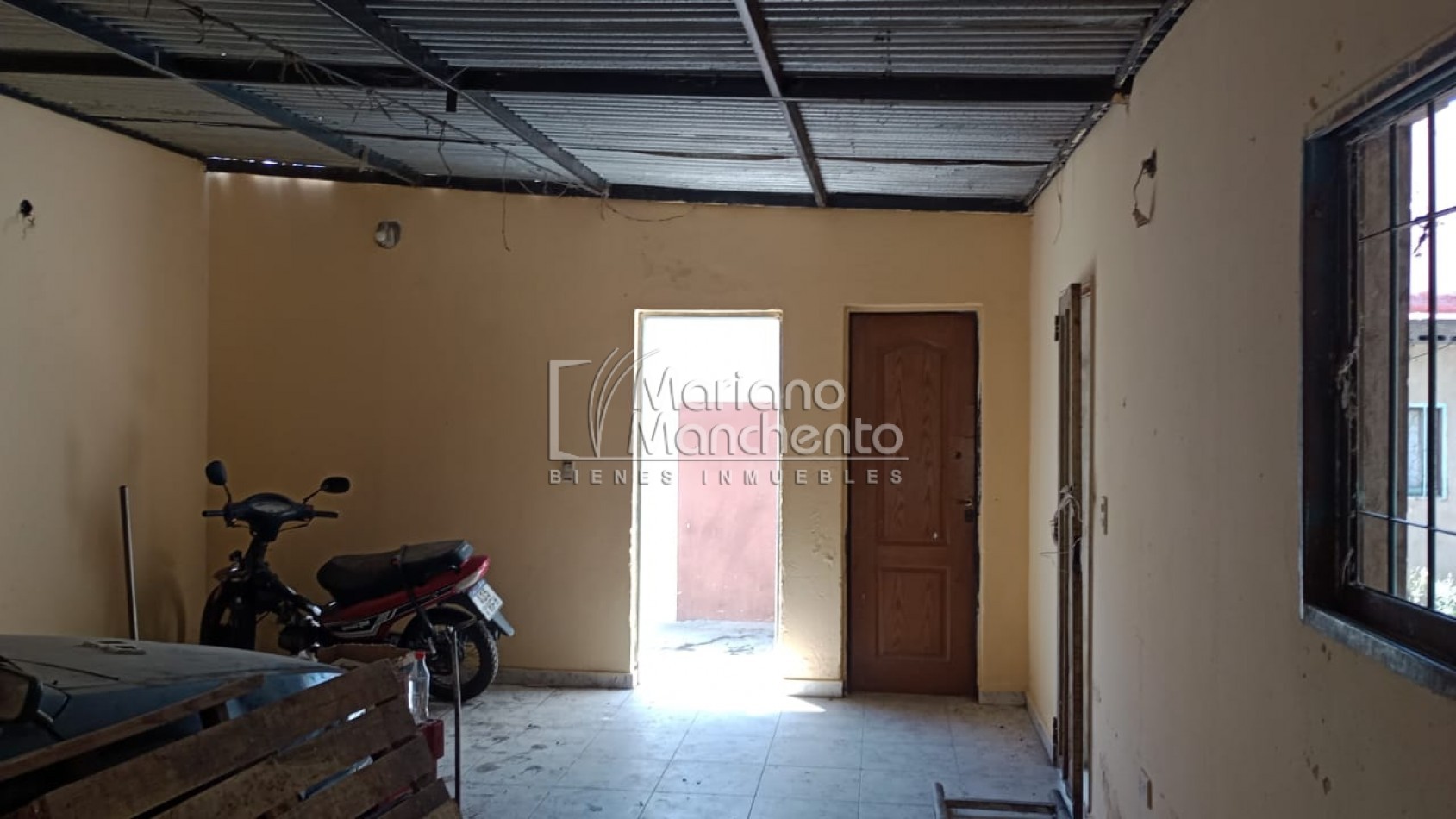 BARRIO SAN ROQUE, SE VENDE CASA CON DEPARTAMENTO, SOBRE CALLE PRINCIPAL DEL BARRIO