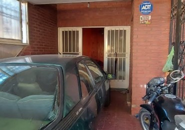 Barrio Los Naranjos, excelente casa más departamento para la venta.