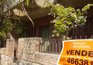 Casa más galpón para la venta Barrio Alto Alberdi. 