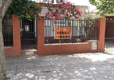  Achaval Peña, Excelente Zona, Rapido Acceso Al Centro.- Vivienda + departamento.-