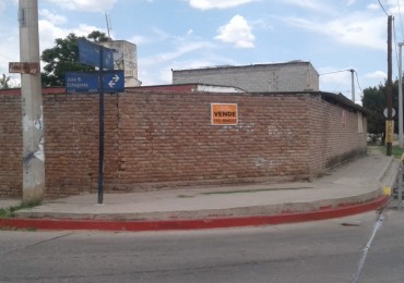 Barrio Los Granados, se vende propiedad con galpon. ACTUALMENTE CON RENTA.- 