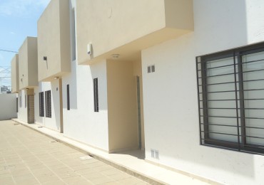 Ameghino sur " Duplex" complejo cerrado, linda zona.-