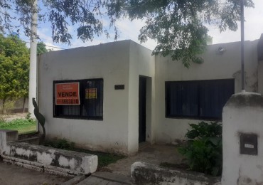 Villa Adela, Hermosa zona, sobre calle Roque Arias.- 