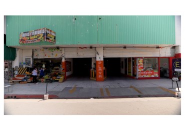 CENTRO, IMPORTANTE PROPIEDAD, FRENTE AL MERCADO NORTE.- 