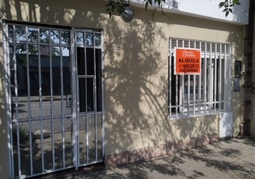 Mariano Balcarce , a solo dos cuadras de ruta 20.- 