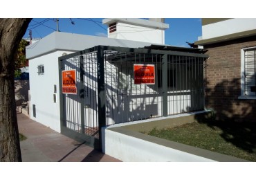 Barrio Ameghino sur, se alquila impecable departamento con cochera, excelente entorno.-