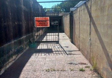 BARRIO PRIMERA JUNTA, SE VENDE CASA CON GALPON 