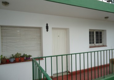 BALCARCE, MEJOR ZONA  IMPECABLE DEPARTAMENTO.- 