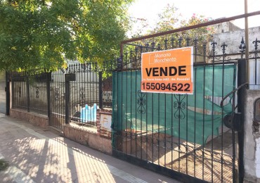 VILLA ADELA, LINDA ZONA, AMPLIA VIVIENDA.-  