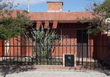 LOS PLATANOS, EXCELENTE VIVIENDA CON PILETA " SEÑADA" 